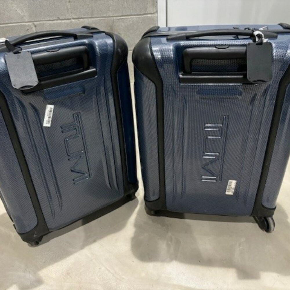 Tumi Vapor Lite lightweight International Carry On Luggage Sky Blue x 2